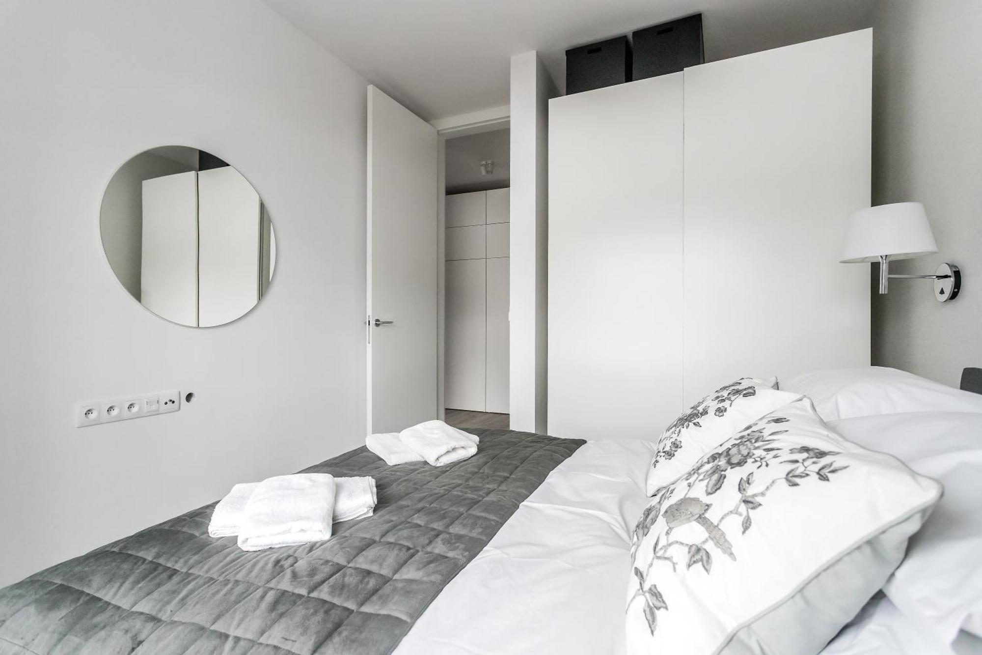 Mennica Residence Apartments By P&O Serviced Apartments وارسو الغرفة الصورة